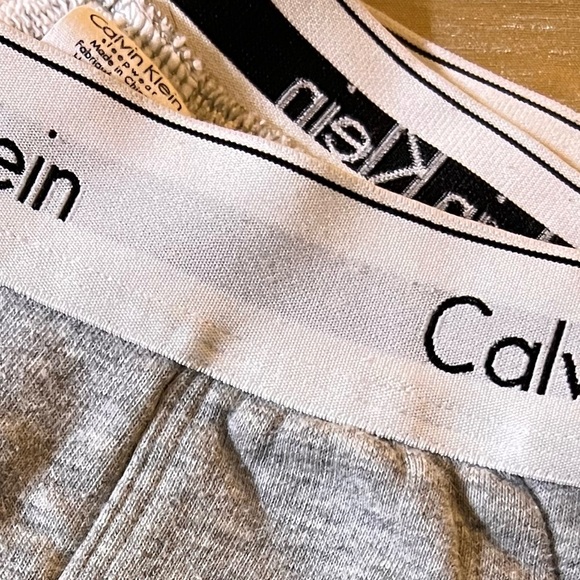 - CALVIN KLEIN GRAY “LOGO WAISTBAND” TAPERED JOGGERS/SWEATPANTS - Picture 4 of 7